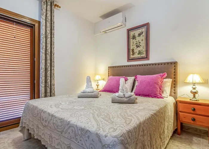 Stunning Home In Torrevieja With Wifi
