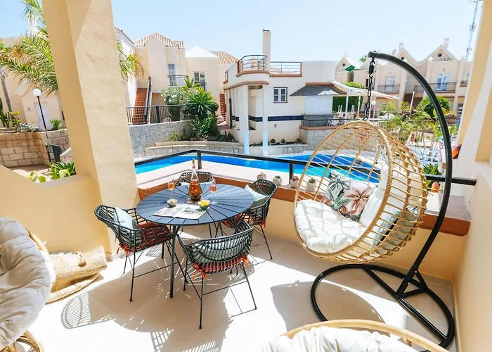 Amazing renovated pool view Apartment, 2 min to Fañabe Beach