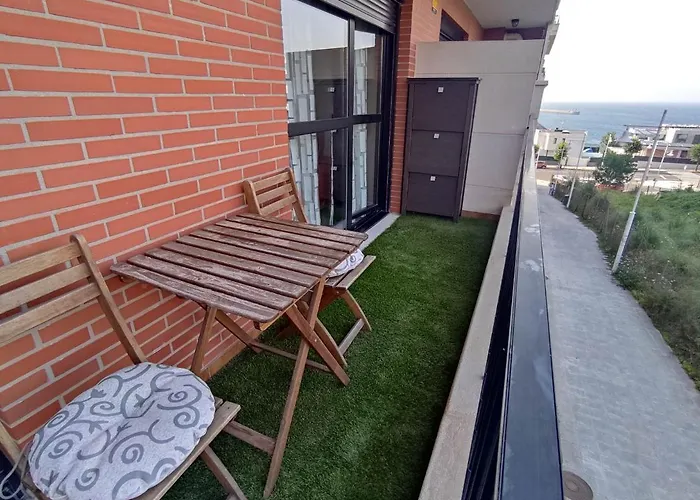 Precioso apartamento con terraza, pistas de padel y piscinas