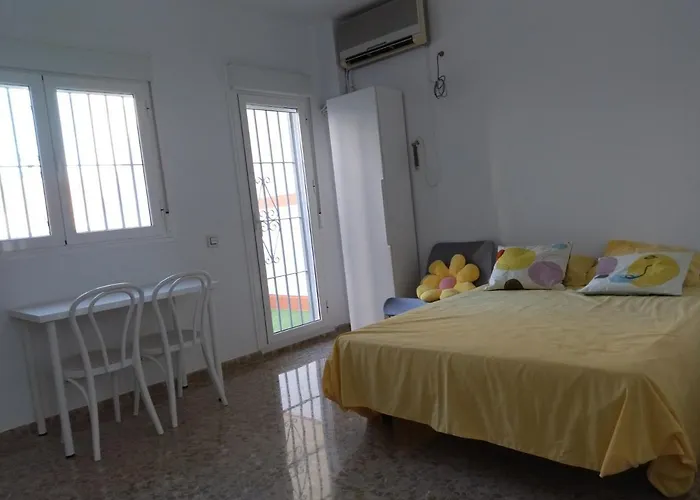 Alojamiento -Estudio Centro Dos Hermanas
