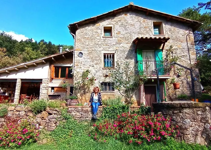 Cal Peguera, casa de cuento en medio del bosque