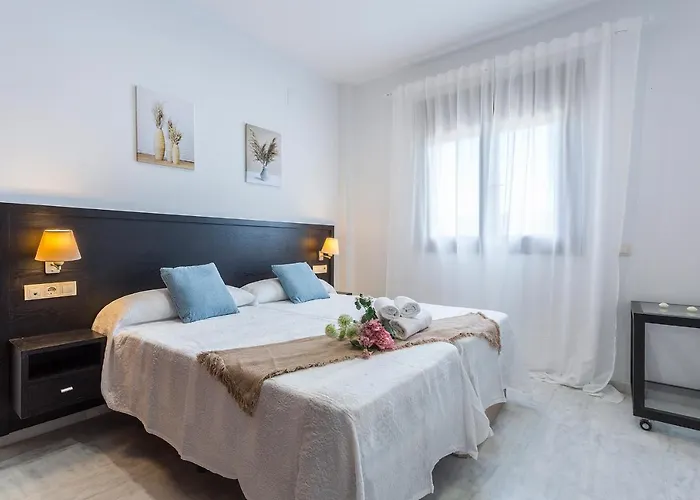 Acceso Sevilla Piscina Moderno Parking Gratis
