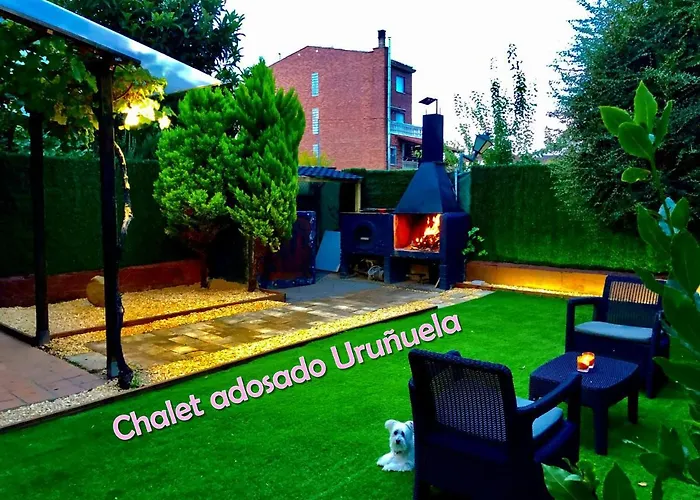 Chalet Adosado Con Garage Y Terreno