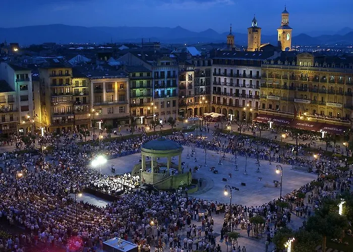Iraipe Pamplona Hostal Auto Check-In