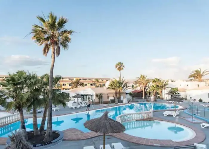 Lovely Apartment Near The Beach With Pool & Wifi