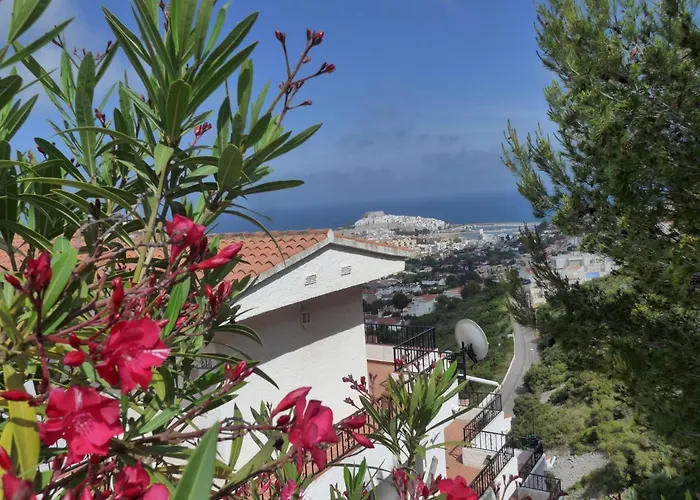 Las Atalayas: Castle And Sea Views
