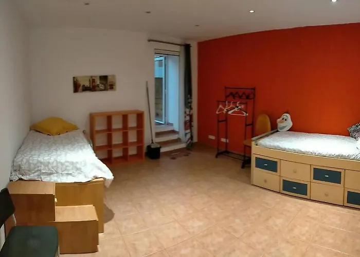 Preciosa Casa De 2 Pisos A 50 Metros De La Playa