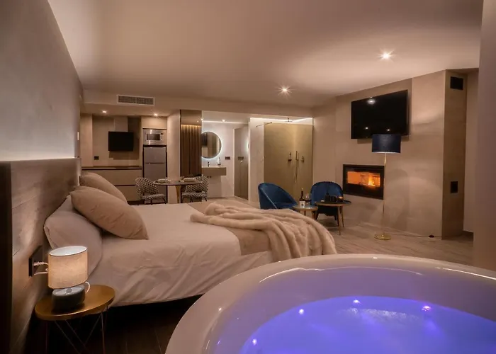 Almazara Suites