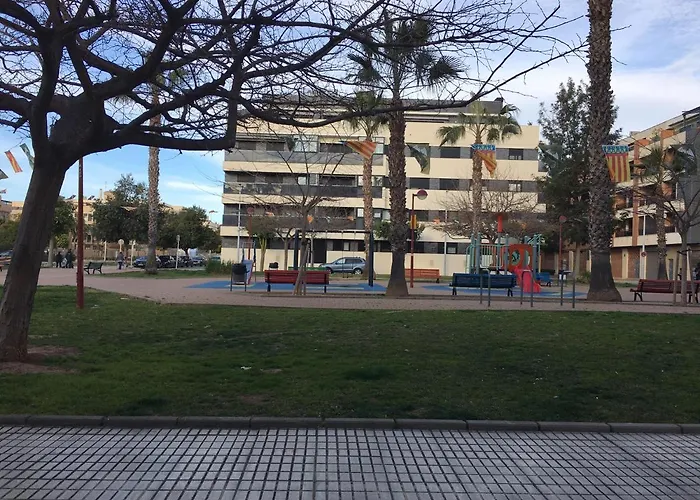 Modern & Sunny Apartment Near Valencia