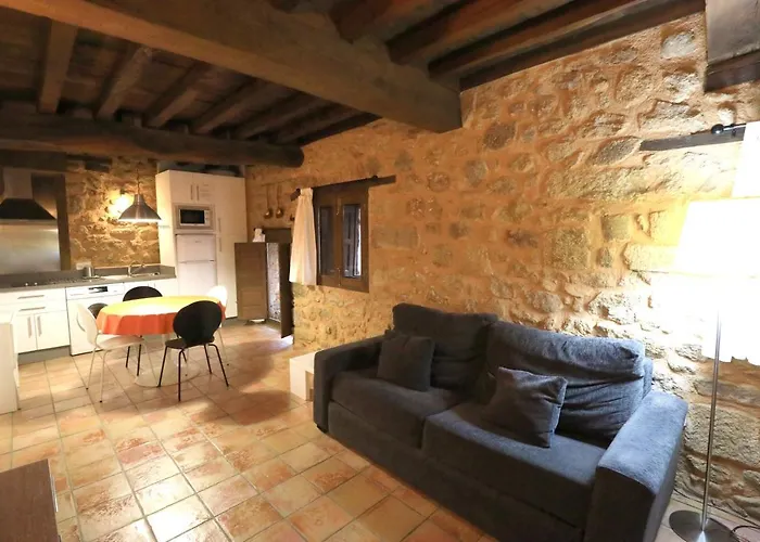 Apartamentos Rurales Casa De Los Escudos