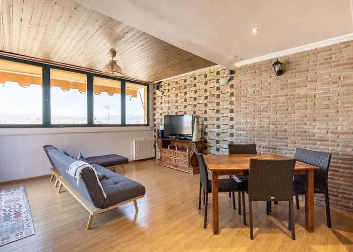 Cozy Apartment In Las Gabias With A Great Terrace