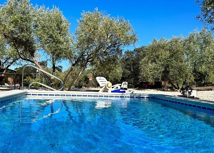 Tradicional Casa De Campo Andaluza Con Piscina Privada