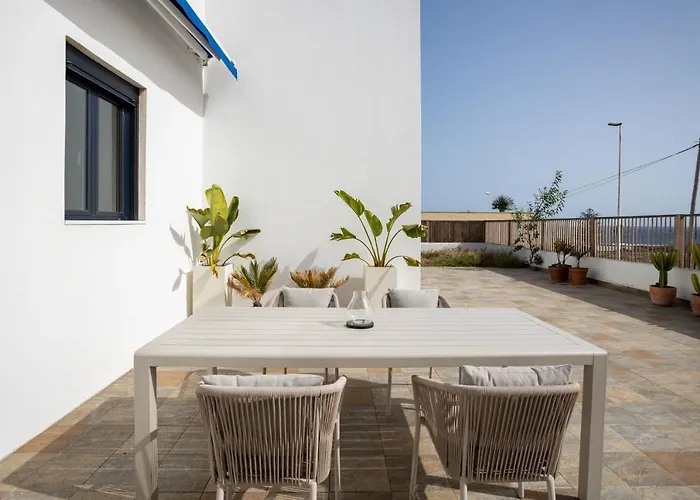 Villa Arizona - 3-Bedroom House By The Sea