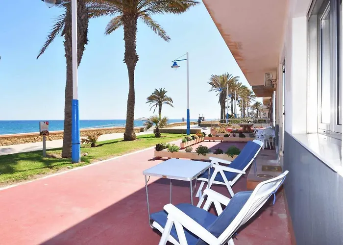 Precioso y moderno frente a la playa