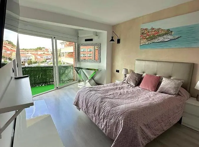 Beachfront Sant Salvador Apartments