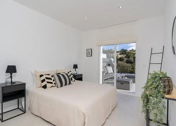 Sunny 3Bdr Penthouse @Benahavis Golf Area