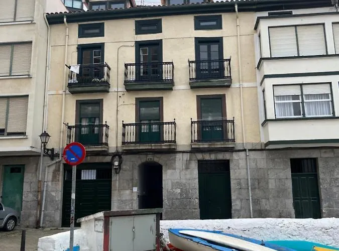 Mendezona House