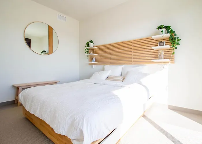 3083 Casa Nueve