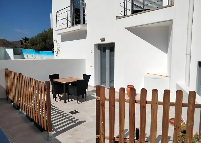 Apartamento con terraza y piscina comunitaria