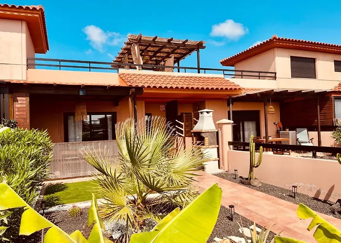 Stillvolle Villa Mit Terrasse, Garten Und Grill