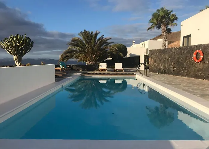 Villa V
