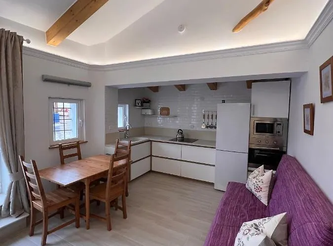 Casa Amor - Caseta - 1 Bedroom Apartment With Shared Pool & Jacuzzi Close To Parque Regional Sierra Del Carche, Hiking Trails & Striking Views