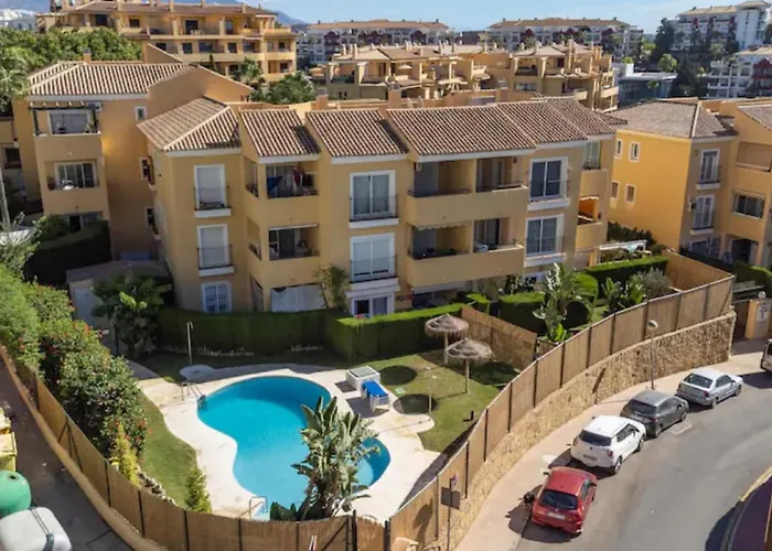 Muy Luminoso, Zona Tranquila, Piscina Y Garaje