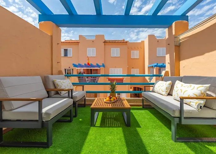 Beachfront, Pool, Terrace, Garage & Fibre Internet