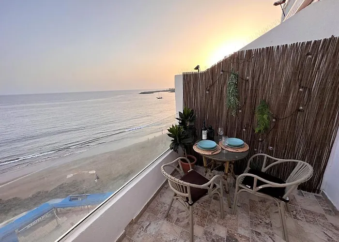 Ocean Views - Beach Apartment