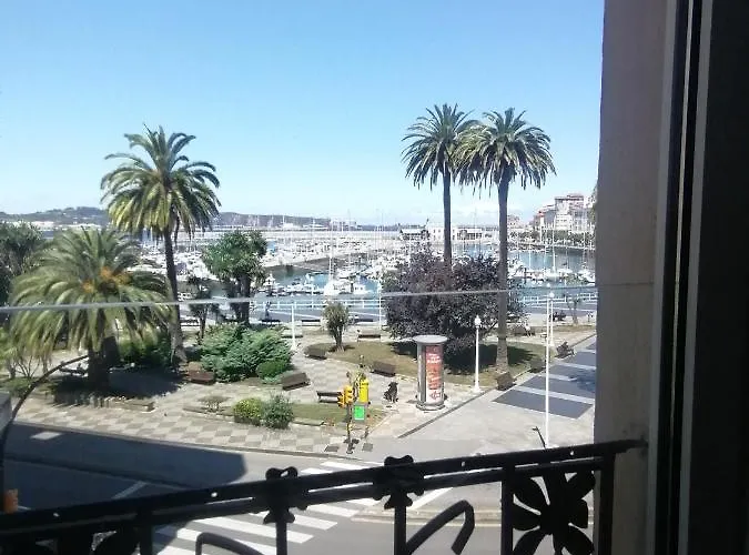 Inmejorable En El Puerto Deportivo A 1 Minuto De La Playa. Pleno Centro