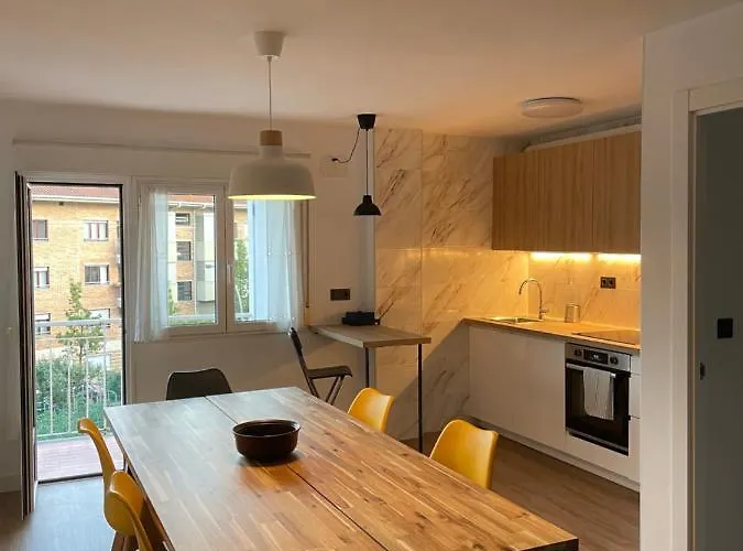 Cozy Apartment 6\' From San Sebastian + Parking