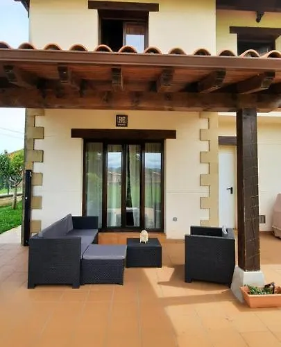 Casa En Sobarzo, Junto Al Parque De Cabarceno