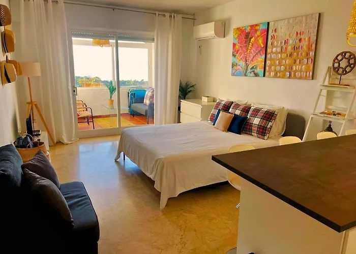 Gibraltar View Apartment - Marina Bay (Estepona)