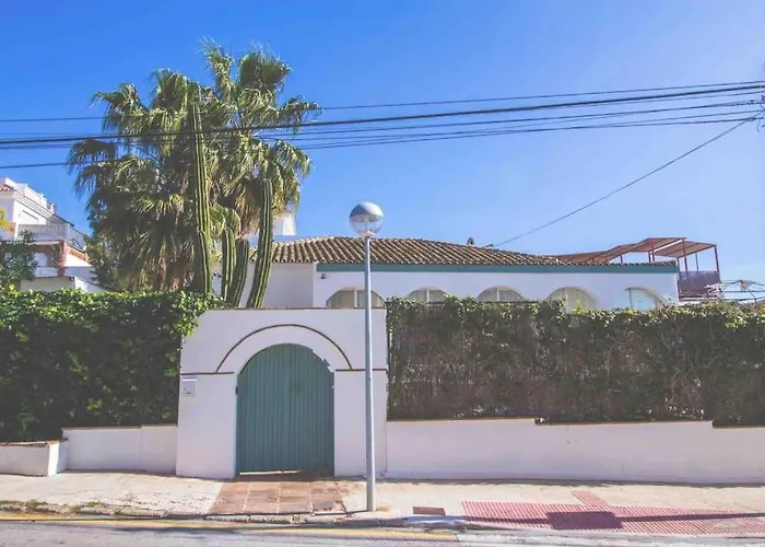 Villa Capitano -Seaviews -4 Bedrooms - La Cala