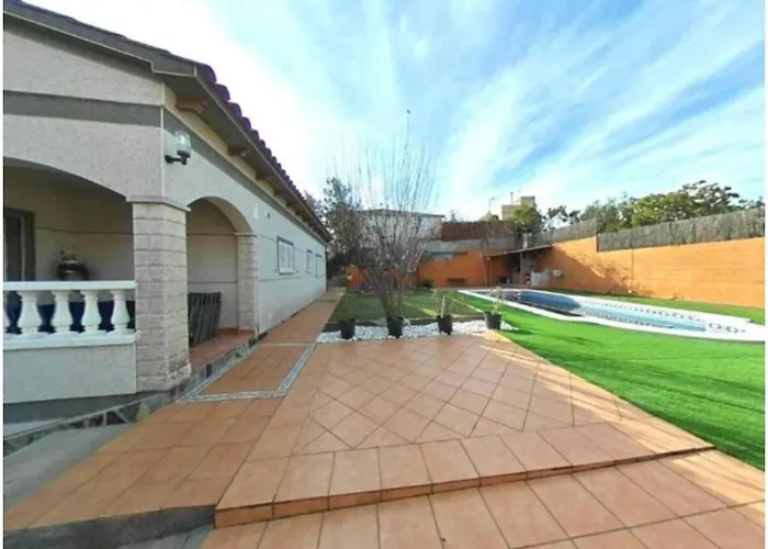Casa Con Piscina De 8-14 Personas