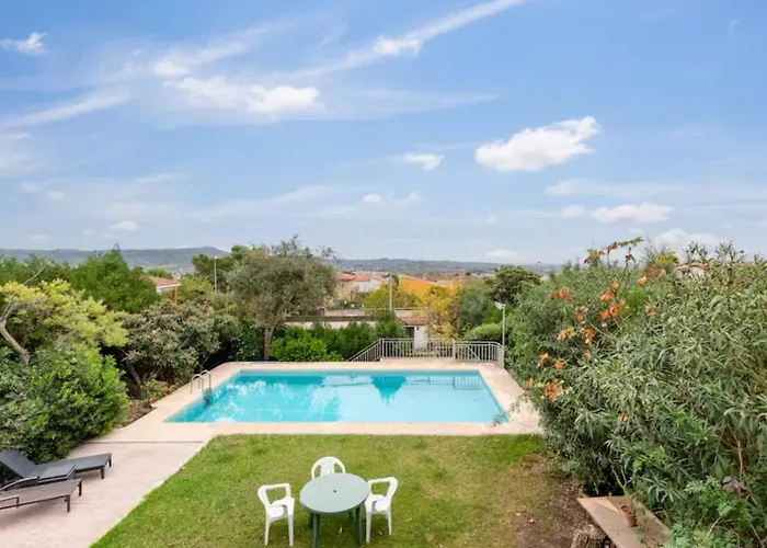 Charming House With Private Tennis Court And Pool
