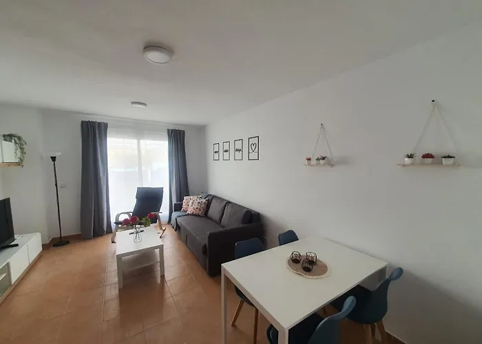 Moderno Apartamento 3 Dormitorios, Garaje Y Piscina