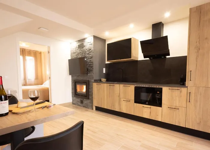 El Sueno Del Buho 5. Un Dormitorio Con Chimenea