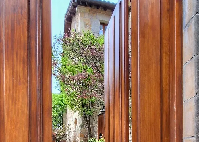 Apartamentos Palacion De Santillana