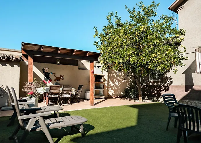 Cals Avis Casa Con Jardin En Banyoles