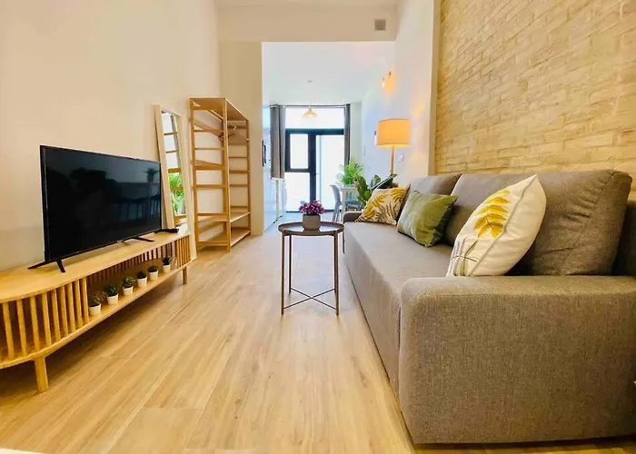 Beautiful Flat Next The Beach