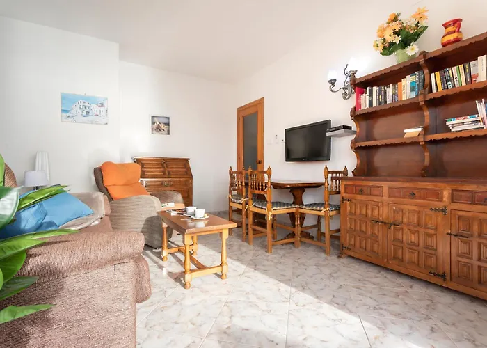 1003 - Seafront Apartment On El Paseo - Air Conditionning - Wi-Fi - Smart Tv