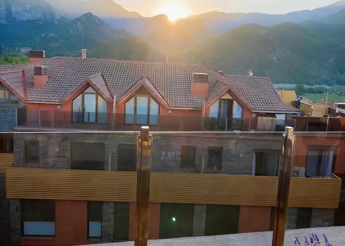 Apartament Duplex Amb Vistes Al Pirineu Catala