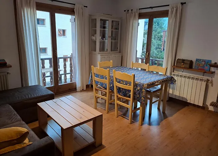 Casa Bihotz - Bonito Y Centrico Apartamento Con Garaje En Sallent