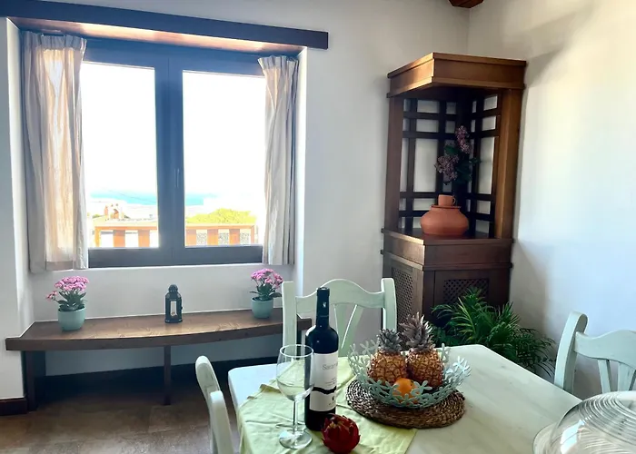 Canto Rojo, La Asomada Con Vistas A Lobos