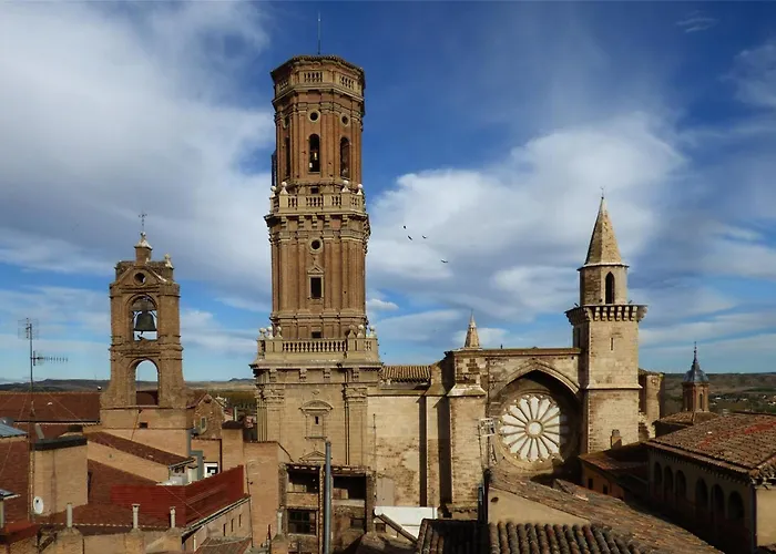 Los Claveles