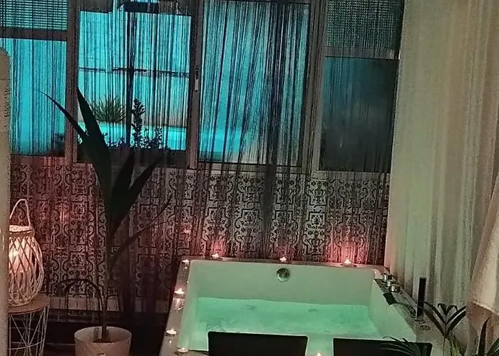 Casa, Piscina, Jacuzzi, Garaje, Barbacoa.
