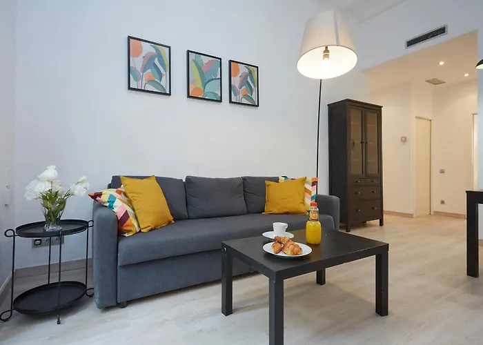 One Bedroom Flat Close To Beach