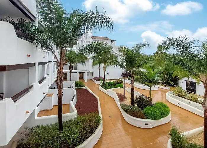 Gorgeous Apartment In Rota With Wifi
