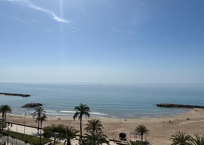 Primera Linea De Playa Con Preciosas Vistas Al Mar